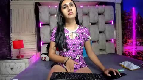 mahiara hot online show from May 5, 1:06 pm
