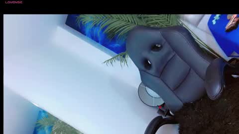 Manuela Kingsley online show from February 11, 11:43 am