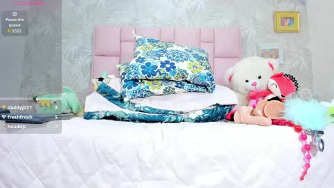 mara_summerr online show from May 12, 6:27 pm