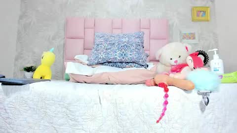 mara_summerr online show from May 13, 6:28 pm
