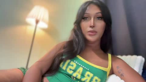 Snapshot of mariafatale_00 chatting on December 7, 11:45 am Maria online show from December 7, 11:45 am