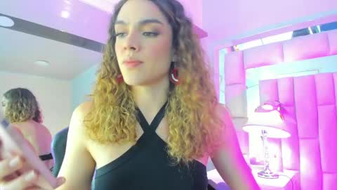 mariiahneedles online show from April 30, 9:52 pm