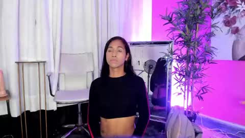 massielhot online show from May 20, 9:43 pm