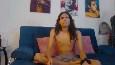 Maxi  Max online show from June 25, 7:51 pm