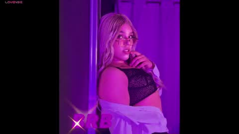 melody_p online show from July 24, 5:06 am
