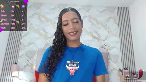Mia Hiills online show from May 25, 12:35 pm