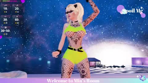 Mia online show from May 17, 6:18 pm