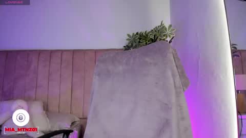 mia_mtnz02 online show from May 14, 2:43 am