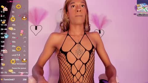 mia_royal online show from May 16, 12:15 pm