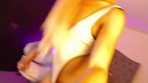 Mia Romanove online show from May 12, 4:43 am