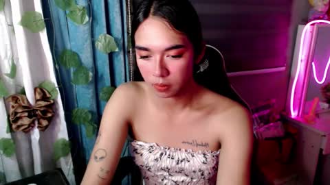 Mia online show from January 11, 10:44 am