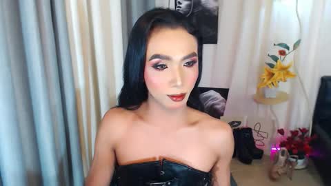 michaelagoddess online show from May 15, 7:38 am