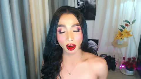 michaelagoddess online show from May 19, 1:56 am