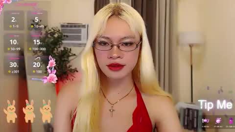 Marie Antoinette online show from May 17, 4:39 pm