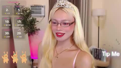 Marie Antoinette online show from May 18, 4:34 pm