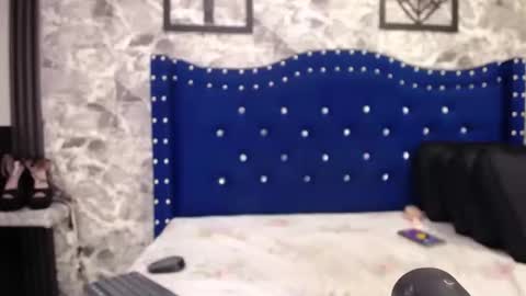 miha_califa online show from December 5, 1:50 pm