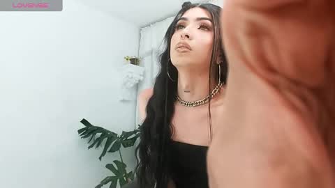 Snapshot of milansantana24 chatting on December 3, 12:30 am MILAN SANTANA online show from December 3, 12:30 am