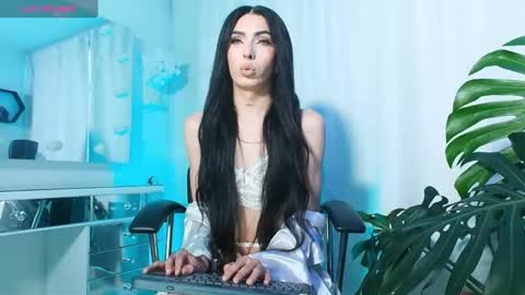 Snapshot of milansantana24 chatting on March 8, 10:02 pm MILAN SANTANA online show from March 8, 10:02 pm