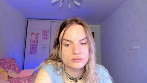 mili-kira online show from May 27, 1:57 am