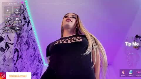 Kendall online show from November 10, 10:38 am