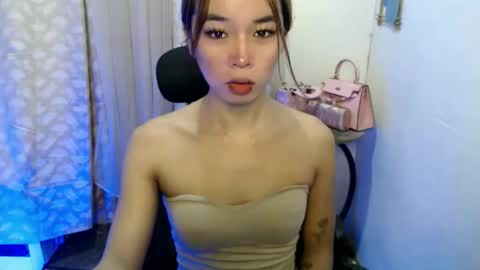 missfantasia online show from May 13, 6:33 am