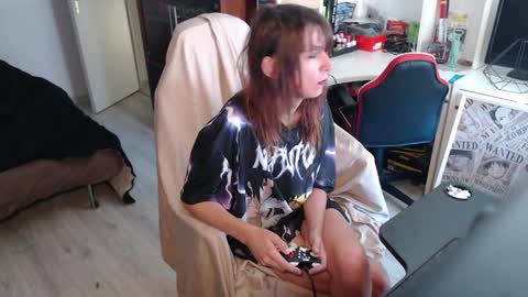 missthon online show from May 17, 11:43 am