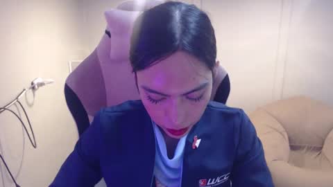 ELYSE A SIMPLE GIRL online show from February 3, 8:02 am