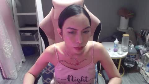 ELYSE A SIMPLE GIRL online show from October 28, 10:02 am