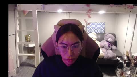 ELYSE A SIMPLE GIRL online show from May 25, 11:40 am