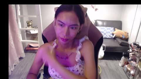ELYSE A SIMPLE GIRL online show from May 30, 6:28 pm
