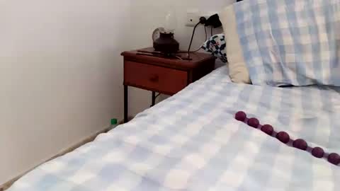 Laly online show from October 16, 9:09 am