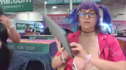 Snapshot of myrtlemystic chatting on December 7, 7:16 pm Myrtle Faust online show from December 7, 7:16 pm