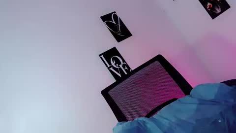 kimmy online show from April 25, 1:41 pm