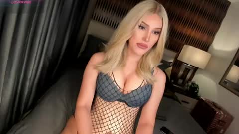 Natasha online show from May 1, 2:05 am