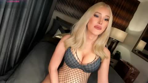 Natasha online show from May 12, 2:53 am