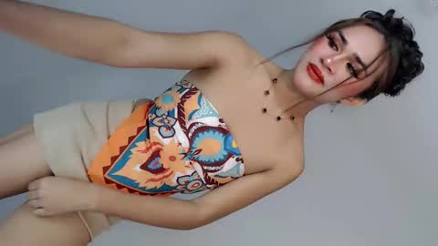 Nathalie smith online show from May 18, 3:39 am