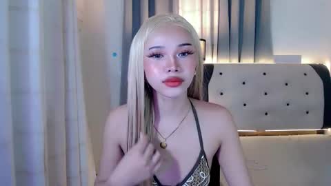 itsyourgirl kiara online show from May 24, 1:08 pm