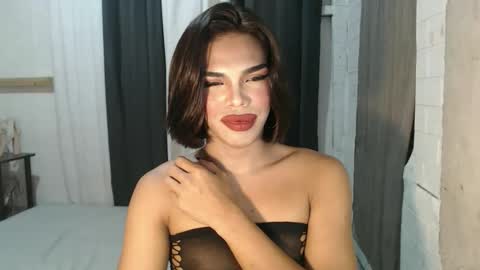 neomi online show from November 10, 2:07 pm