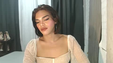 neomi online show from November 18, 6:08 pm