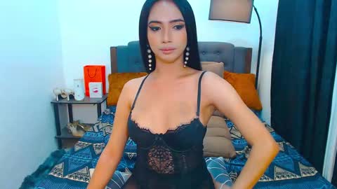 Snapshot of nicetouch_69 chatting on February 16, 11:26 pm Olivia online show from February 16, 11:26 pm