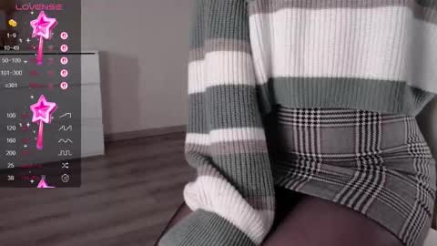 noelleneptune online show from September 23, 1:27 pm