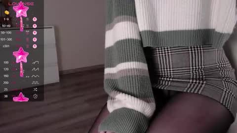 noelleneptune online show from October 17, 9:46 am