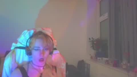 Lucy online show from February 27, 1:55 am