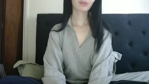 Olivia online show from May 27, 1:19 pm
