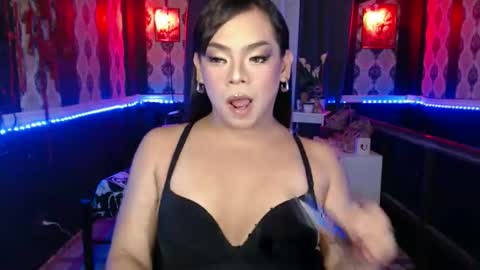 OLIVIA online show from October 13, 8:37 am