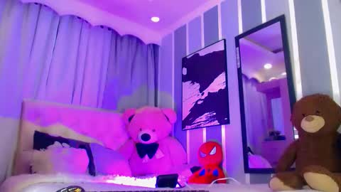 oliviahot01 online show from May 29, 2:21 am
