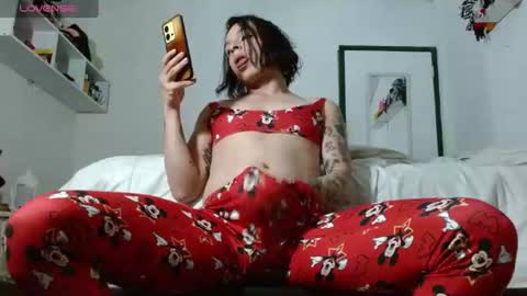 Jeannifer online show from June 18, 1:07 am