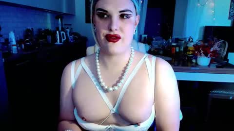Sarina Williams online show from May 16, 10:36 am
