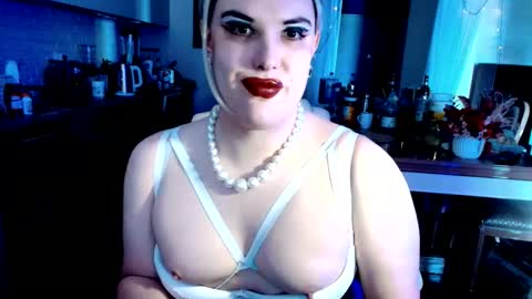 Sarina Williams online show from May 26, 9:06 am