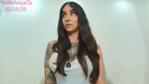 PetiteAlejaTs online show from May 6, 9:43 pm